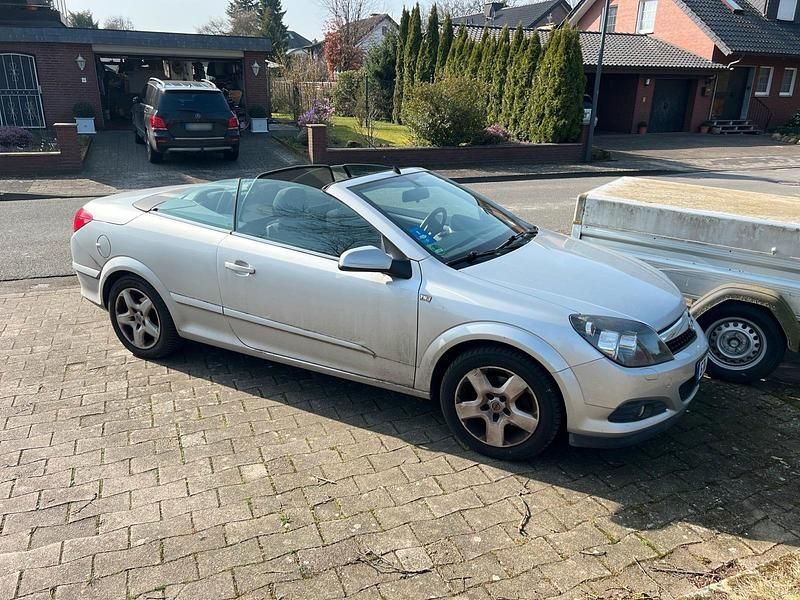 Gebraucht Opel Astra Cabriolet 140 PS (102 kW) 2007 Silber Cabrio