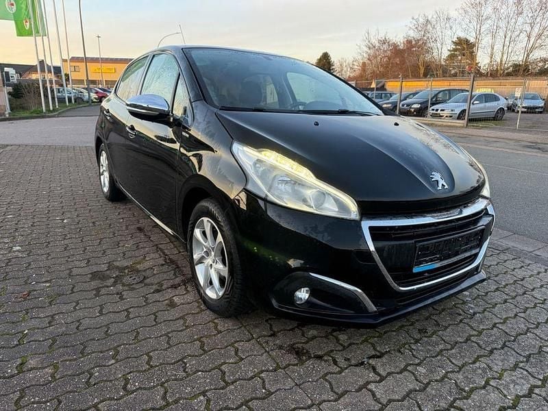 Gebraucht Peugeot 208 Style 82 PS (60 kW) 2018 Schwarz Kleinwagen