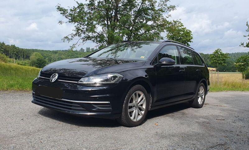 Schwarz Gebraucht 2018 VW Golf VII Highline Kombi | 15.700 € (Fairer Preis) - Bild 1/4