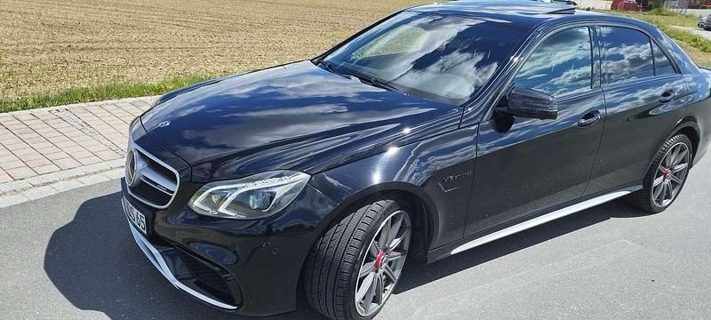 Schwarz Gebraucht 2014 Mercedes E63 AMG AMG Limousine | 33.590 € (Fairer Preis) - Bild 1/4