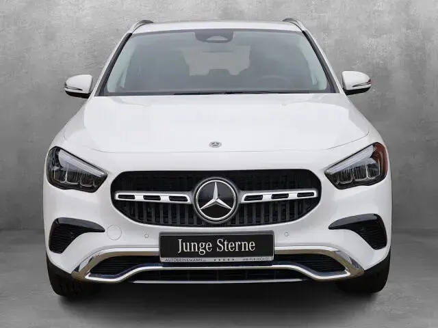 Gebraucht Mercedes GLA180 Advanced 136 PS (100 kW) 2025 Unilack polarweiß SUV
