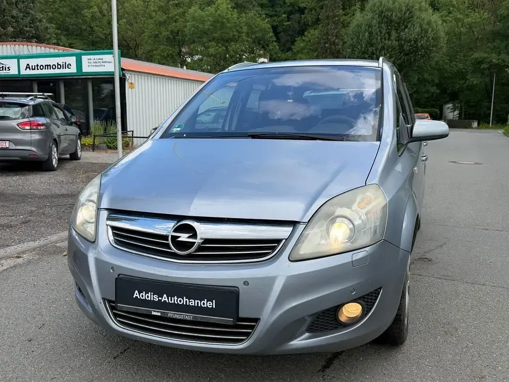 Gebraucht Opel Zafira Innovation 150 PS (110 kW) 2008 Silber Van / Kleinbus