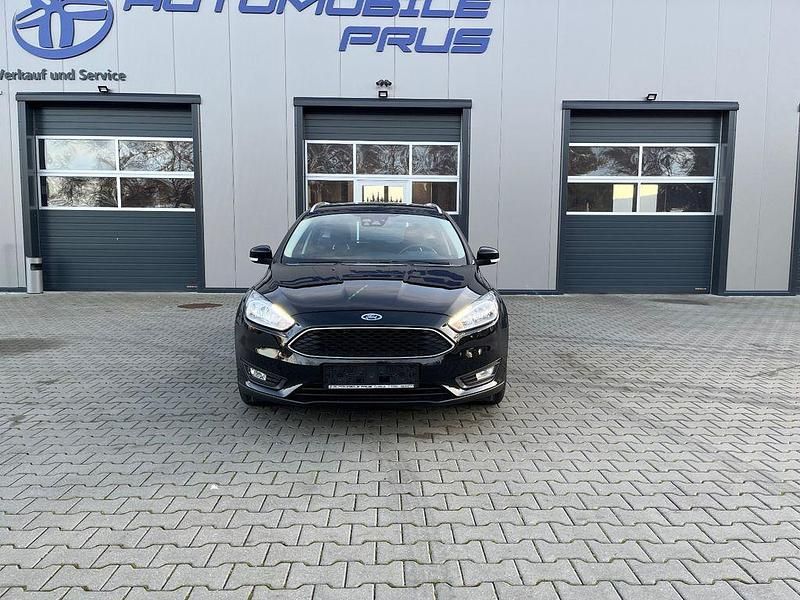 Schwarz Gebraucht 2017 Ford Focus Cool & Connect Limousine | 9.999 € (Fairer Preis) - Bild 1/4