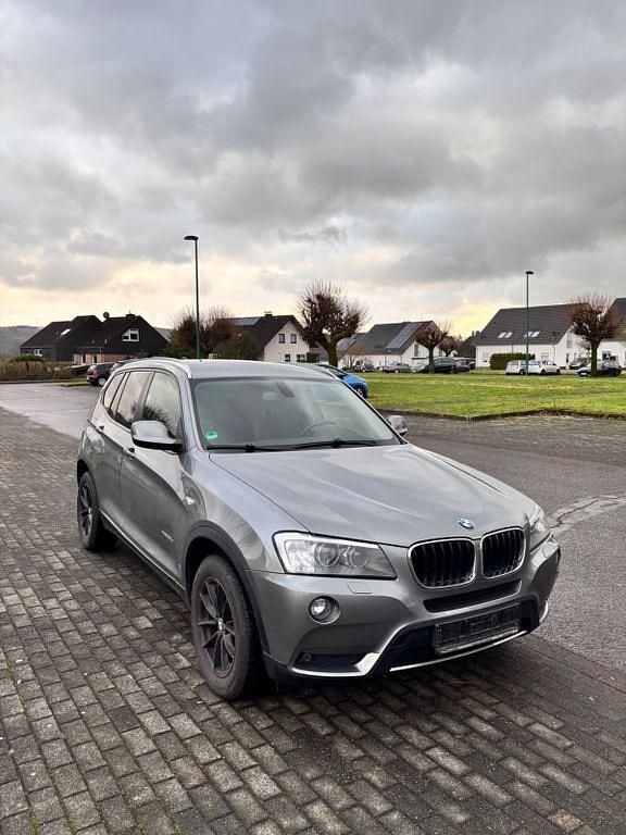 Grau Gebraucht 2011 BMW X3 Performance SUV | 9.900 € (Fairer Preis) - Bild 1/4