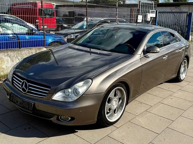Grau Gebraucht 2007 Mercedes CLS320 Limousine | 4.950 € (Superpreis) - Bild 1/4