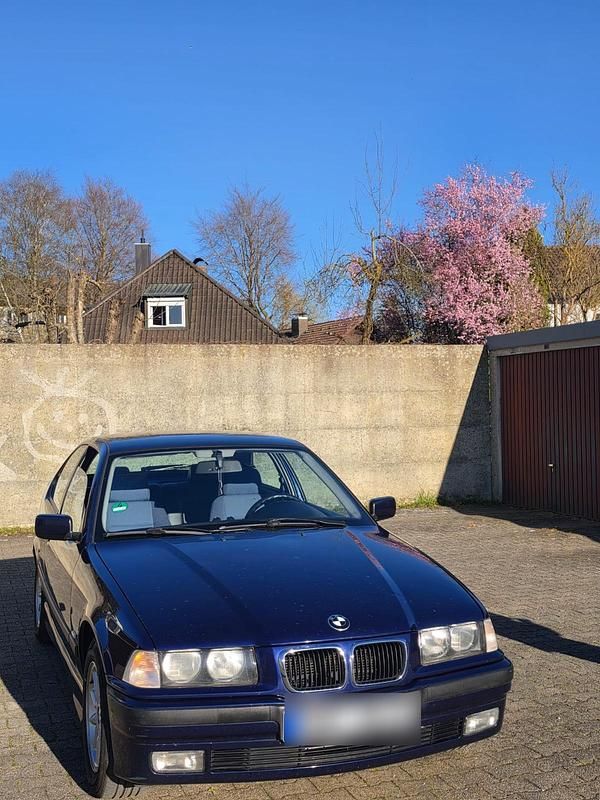 Gebraucht BMW 316 105 PS (77 kW) 1999 Blau Limousine