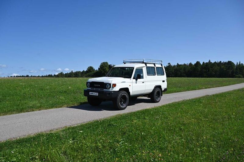 Weiß Neu 2024 Toyota Land Cruiser SUV | 61.850 € (Guter Preis) - Bild 1/4