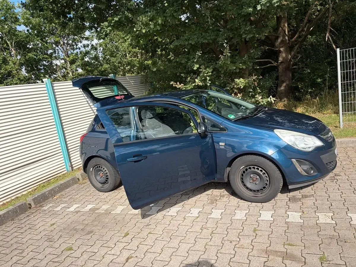 Gebraucht Opel Corsa 75 PS (55 kW) 2011 Blau Kleinwagen
