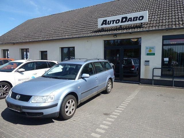 Second-hand VW Passat Edition 101 CP (74 kW) 2000 Albastru Break