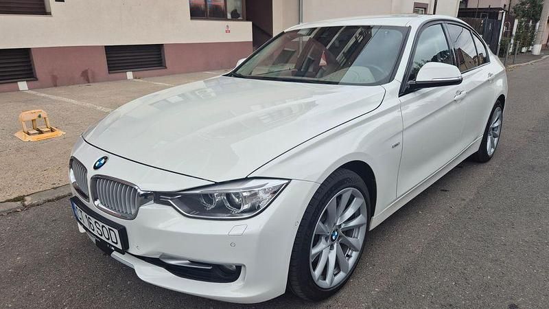 Gebraucht BMW 335 Sport Line 306 PS (225 kW) 2013 Weiß Limousine