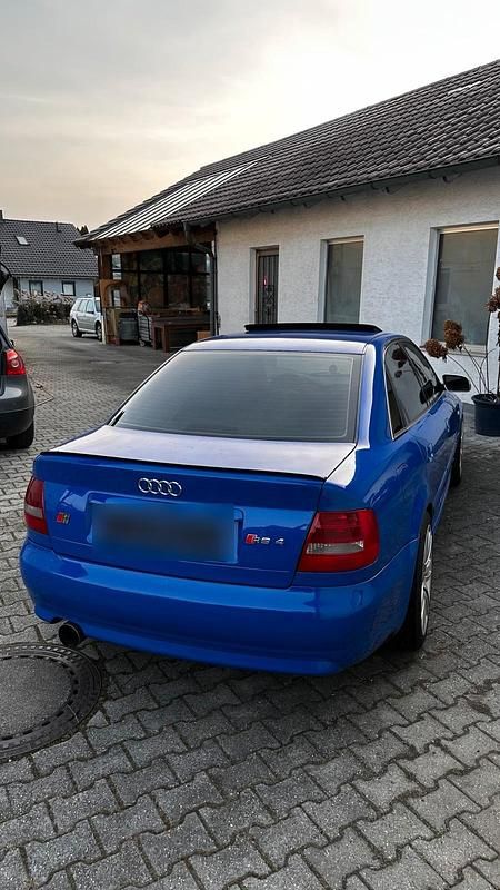 Second-hand Audi S4 Performance 550 CP (404 kW) 2000 Albastru Berlinǎ
