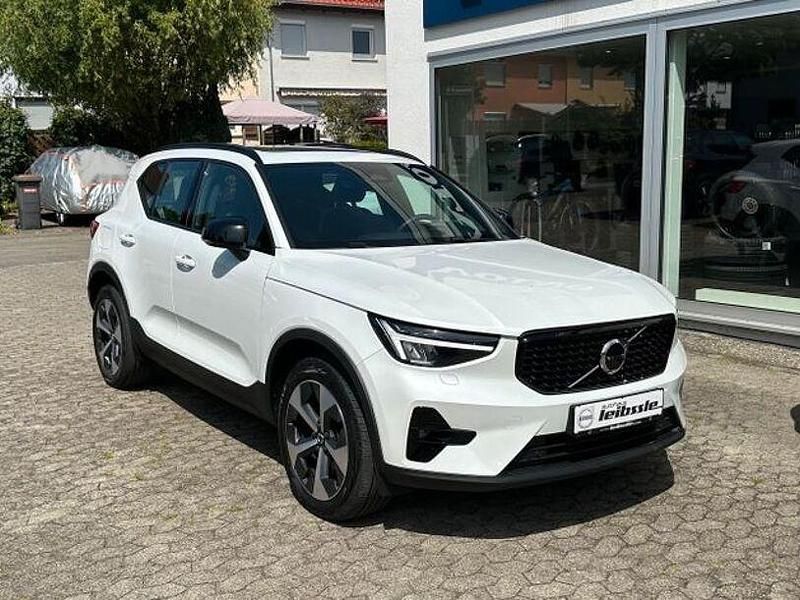 Crystal white Gebraucht 2022 Volvo XC40 Ultimate SUV | 37.990 € (Teuer) - Bild 1/4