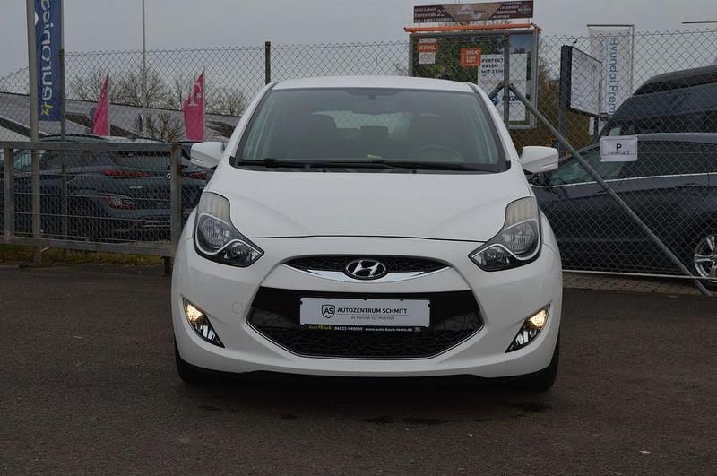 Gebraucht Hyundai ix20 116 PS (85 kW) 2012 Weiß Kleinwagen