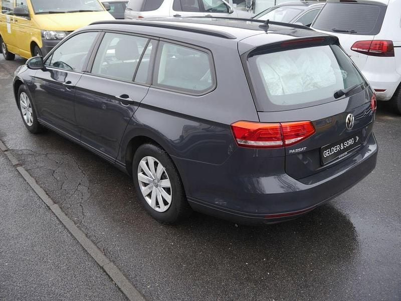 Gebraucht VW Passat 150 PS (110 kW) 2018 Grau Kombi