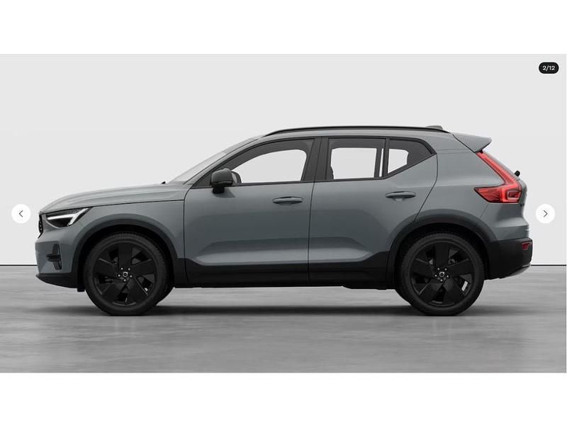 Neu Volvo XC40 Plus 163 PS (119 kW) 2026 Grau SUV