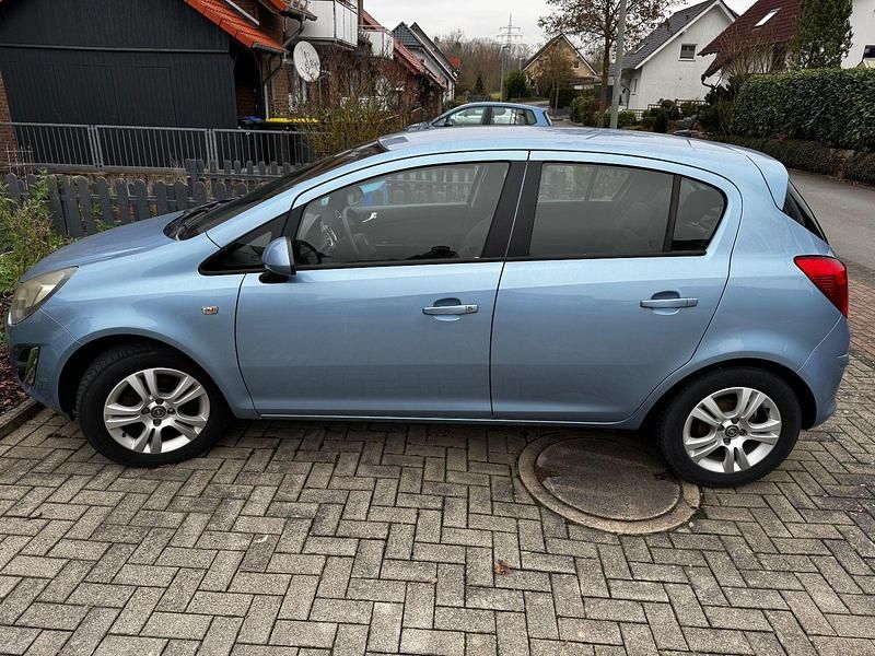 Grau Gebraucht 2013 Opel Corsa Active Kleinwagen | 5.000 € (Guter Preis) - Bild 1/4
