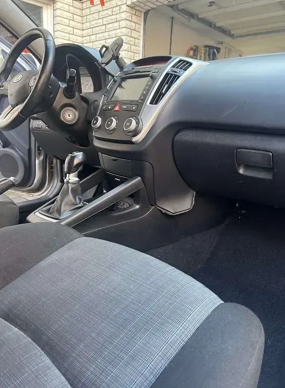 Gebraucht Kia Ceed Edition 7 90 PS (66 kW) 2012 Silber Kleinwagen