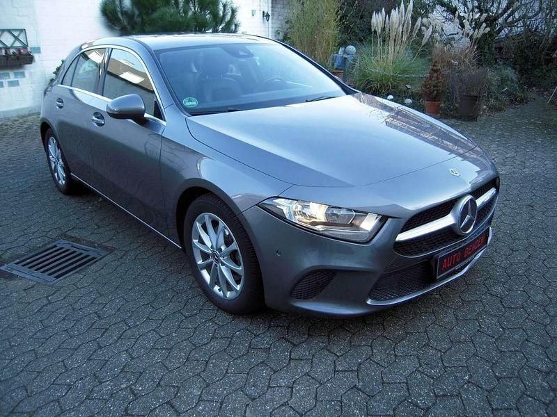Gebraucht Mercedes A200 163 PS (119 kW) 2018 Mountaingrau  met. Kleinwagen