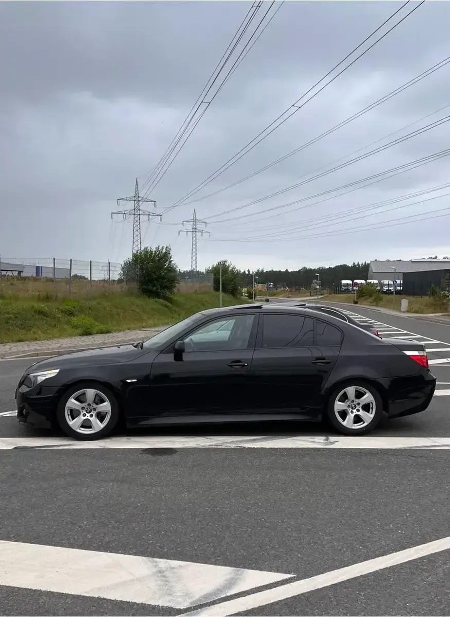 Gebraucht BMW 550 367 PS (269 kW) 2006 Schwarz Limousine