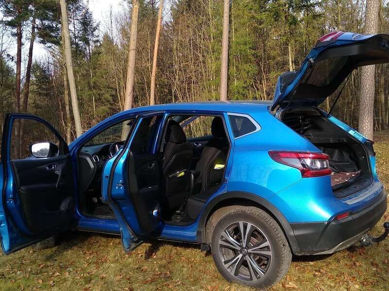 Blau Gebraucht 2018 Nissan Qashqai N-Connecta SUV | 16.500 € (Etwas zu teuer) - Bild 1/4