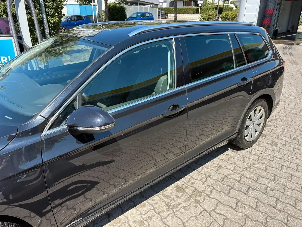 Gebraucht VW Passat Business 150 PS (110 kW) 2022 Schwarz Kombi
