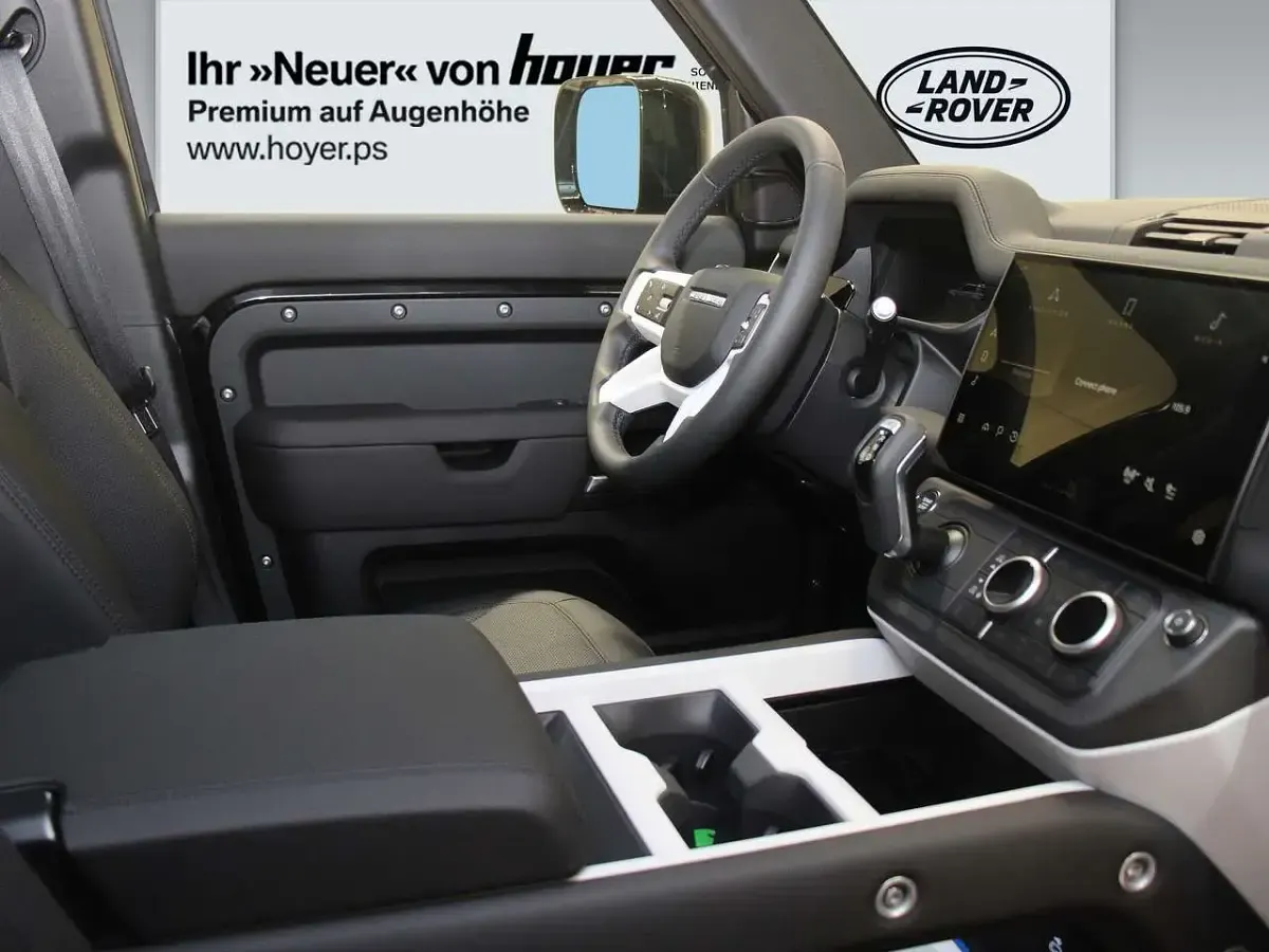 Gebraucht Land Rover Defender S 200 PS (147 kW) 2025 Santorini black metallic SUV