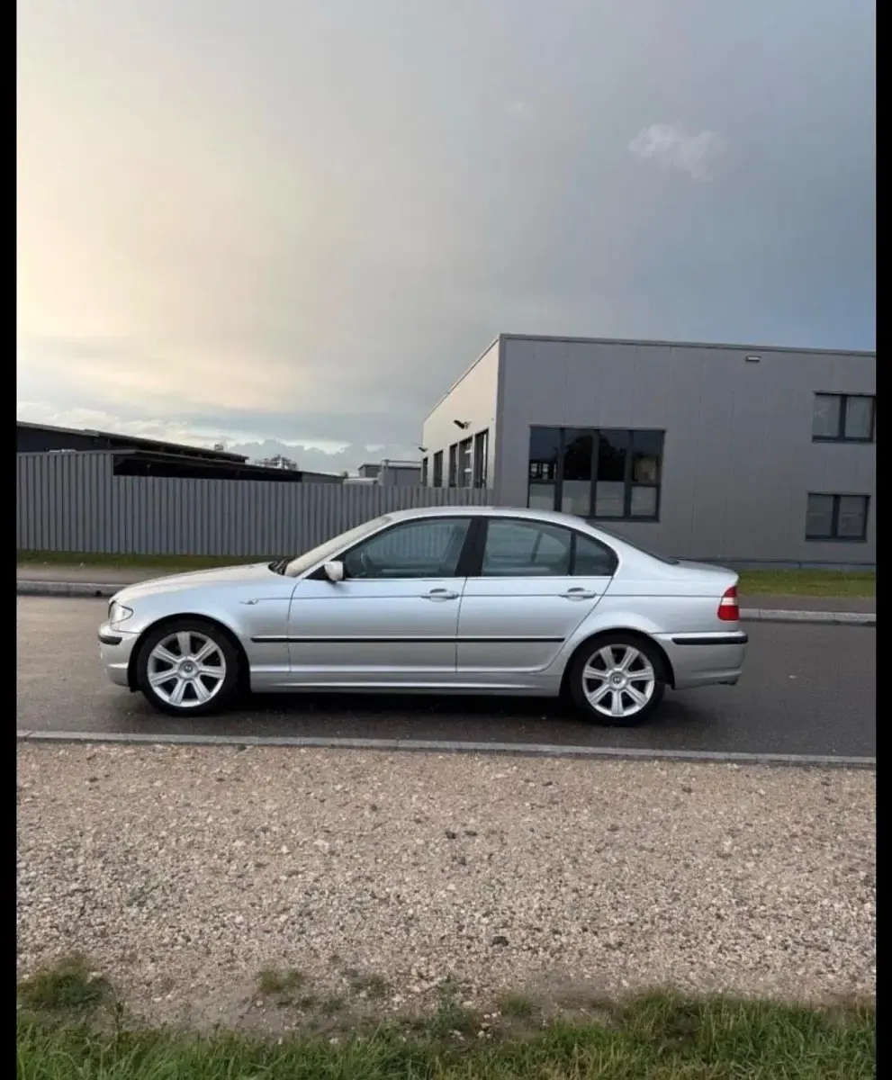 Gebraucht BMW 330 231 PS (169 kW) 2003 Silber Limousine