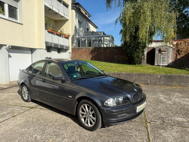 Grau Gebraucht 2001 BMW 316 Limousine | 2.000 € (Fairer Preis) - Bild 1/4
