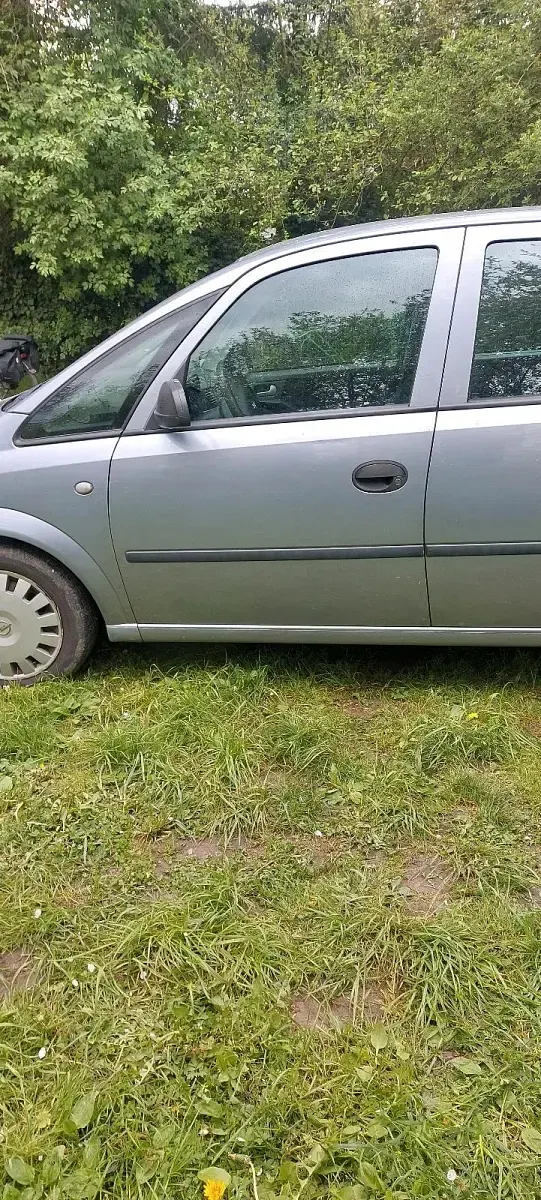 Gebraucht Opel Meriva 87 PS (63 kW) 2003 Silber Van / Kleinbus
