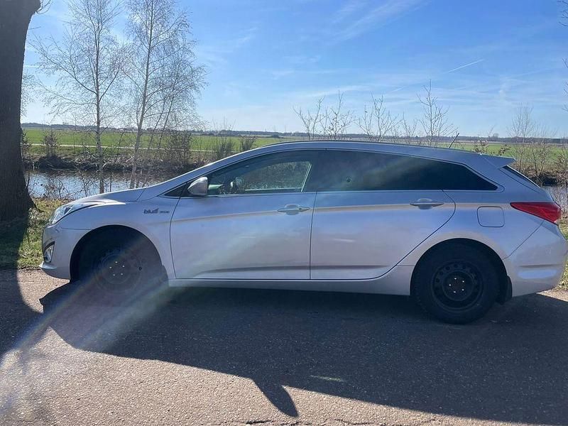 Gebraucht Hyundai i40 135 PS (99 kW) 2012 Grau Kombi