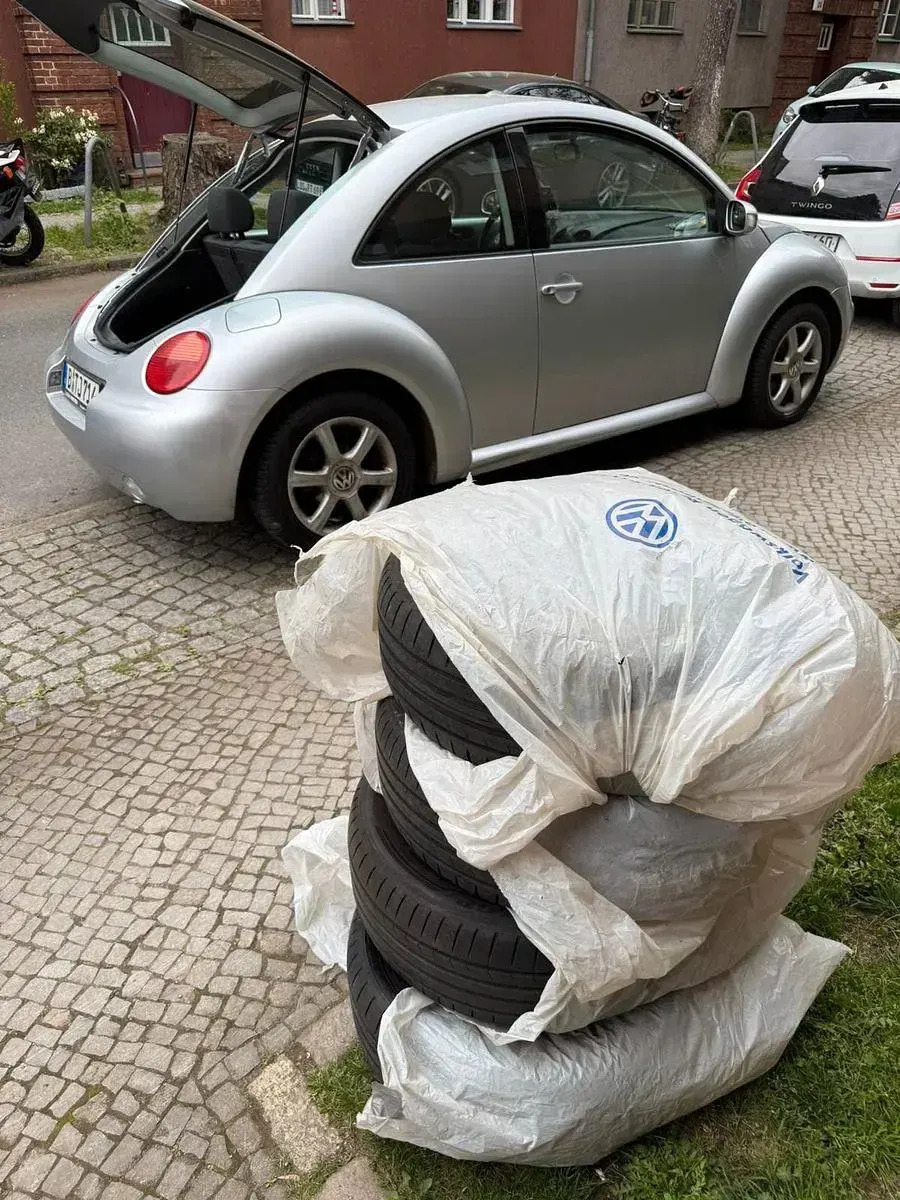 Używany VW Beetle 75 KM (55 kW) 2004 Srebrny Hatchback