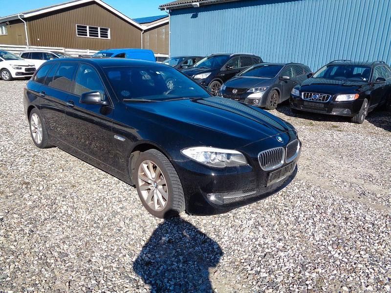 Gebraucht BMW 520 Sport Line 184 PS (135 kW) 2012 Schwarz Kombi