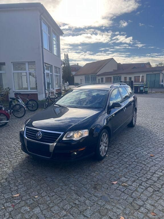 Schwarz Gebraucht 2010 VW Passat Trendline Kombi | 2.600 € (Guter Preis) - Bild 1/4