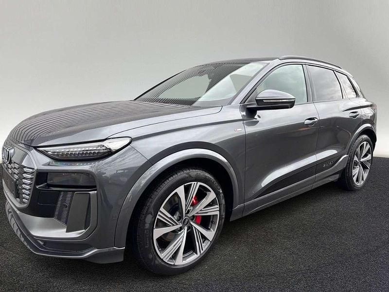 Neu Audi Q6 e-tron Performance 225 kW (306 PS) 2026 Daytonagrau perleffekt SUV