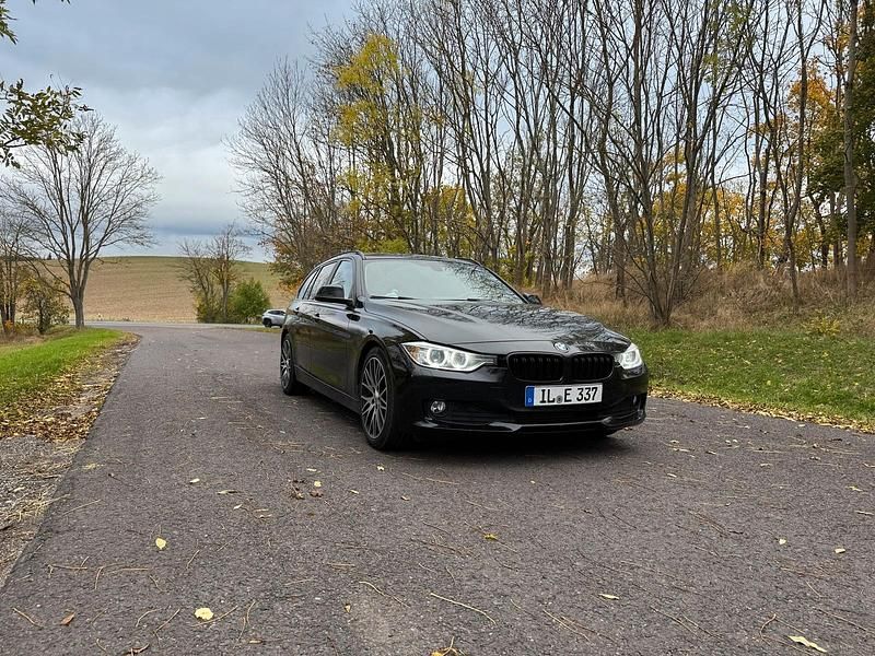 Gebraucht BMW 318 143 PS (105 kW) 2015 Schwarz Kombi