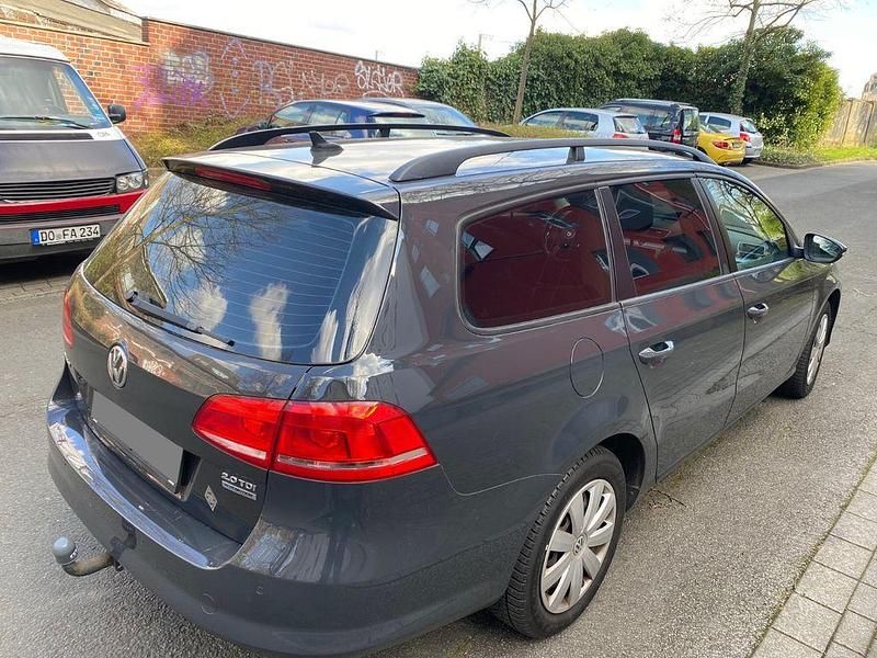 Gebraucht VW Passat Comfortline 140 PS (102 kW) 2012 Grau Kombi