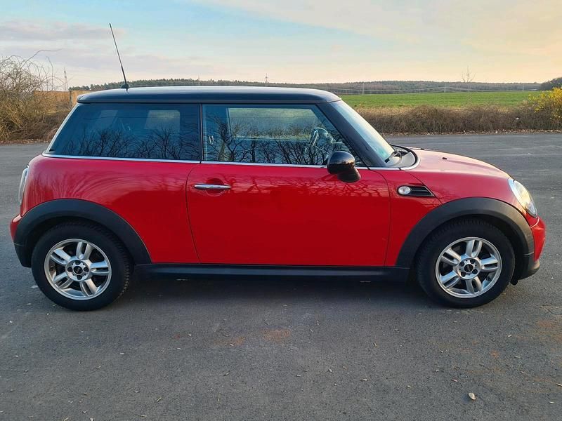 Gebraucht Mini ONE 122 PS (89 kW) 2011 Rot Kleinwagen