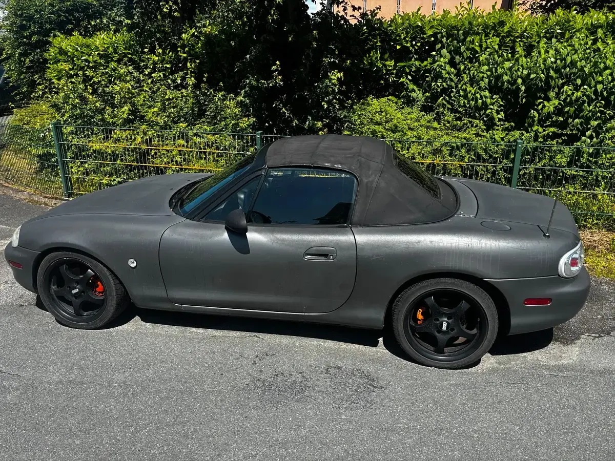 Gebraucht Mazda MX5 110 PS (80 kW) 1999 Grau Cabrio
