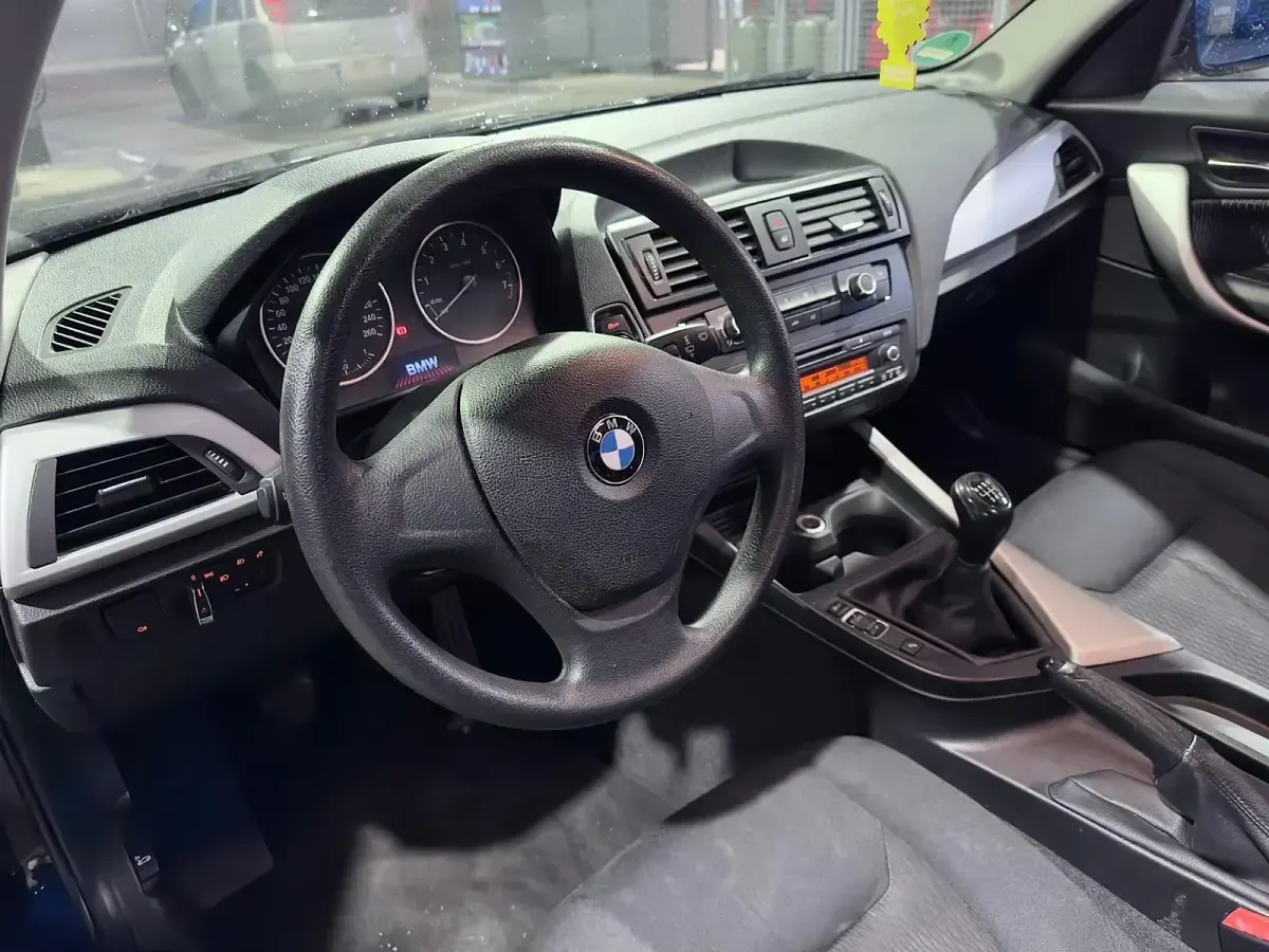 Gebraucht BMW 114 102 PS (75 kW) 2012 Schwarz Kleinwagen
