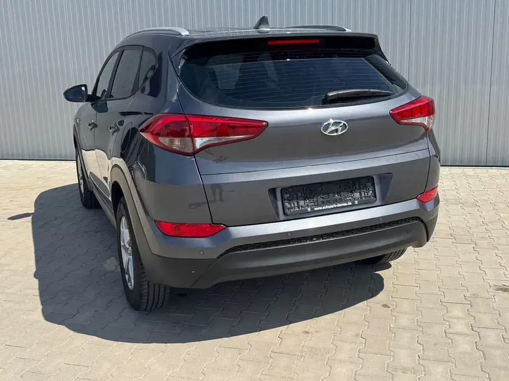 Gebraucht Hyundai Tucson 132 PS (97 kW) 2018 Grau SUV