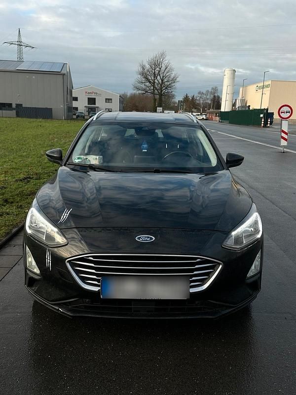 Schwarz Gebraucht 2020 Ford Focus Kombi | 14.799 € (Teuer) - Bild 1/4