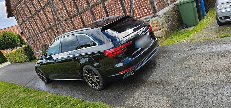 Gebraucht Audi A4 Comfort 150 PS (110 kW) 2017 Schwarz Kombi