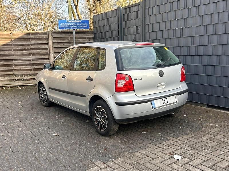 Gebraucht VW Polo 65 PS (47 kW) 2003 Silber Kleinwagen