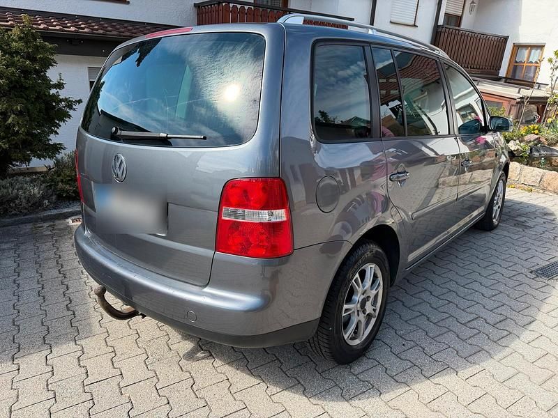 Gebraucht VW Touran 105 PS (77 kW) 2004 Grau Van / Kleinbus