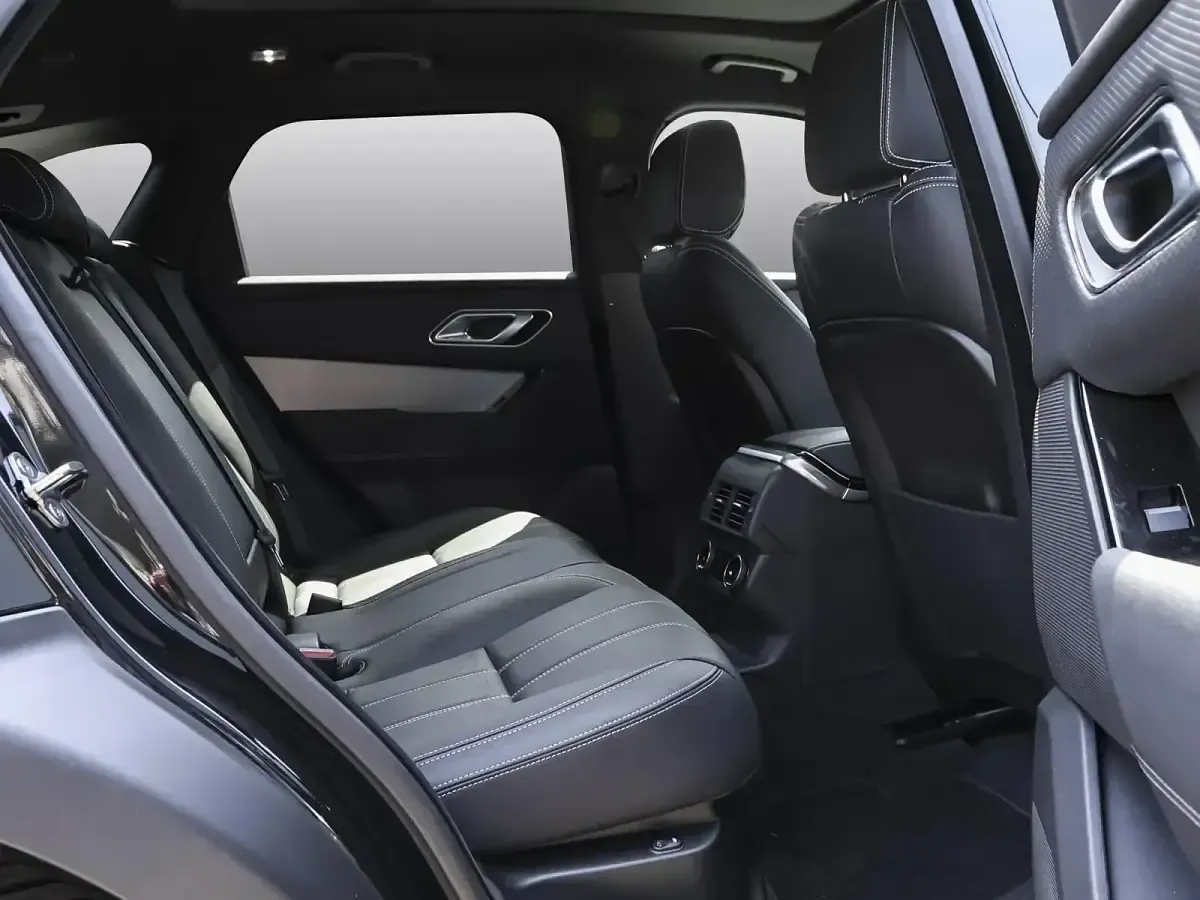 Gebraucht Land Rover Range Rover Velar R-Dynamic 204 PS (150 kW) 2023 Schwarz SUV