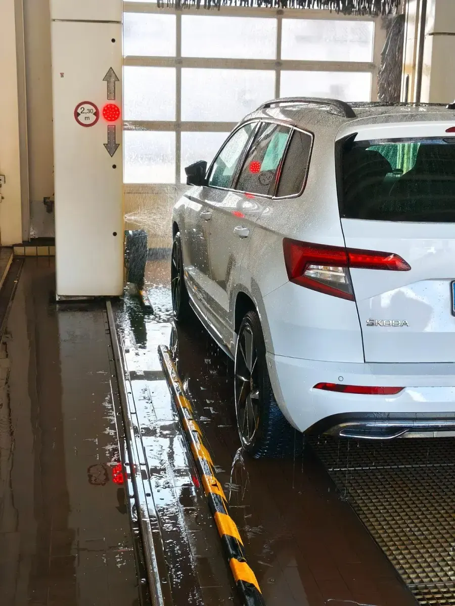 Gebraucht Skoda Karoq SportLine 190 PS (139 kW) 2019 Weiß SUV