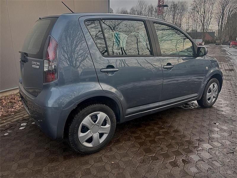 Gebraucht Daihatsu Sirion 91 PS (66 kW) 2011 Grau Kleinwagen