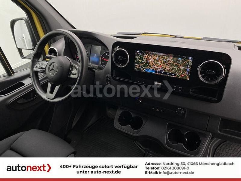 Gebraucht Mercedes Sprinter 163 PS (119 kW) 2020 Calcitgelb Van