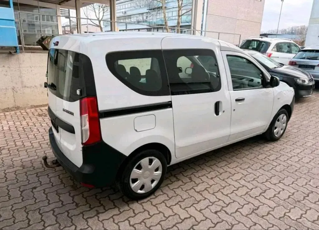 Second-hand Dacia Dokker 83 CP (61 kW) 2013 Alb Monovolum