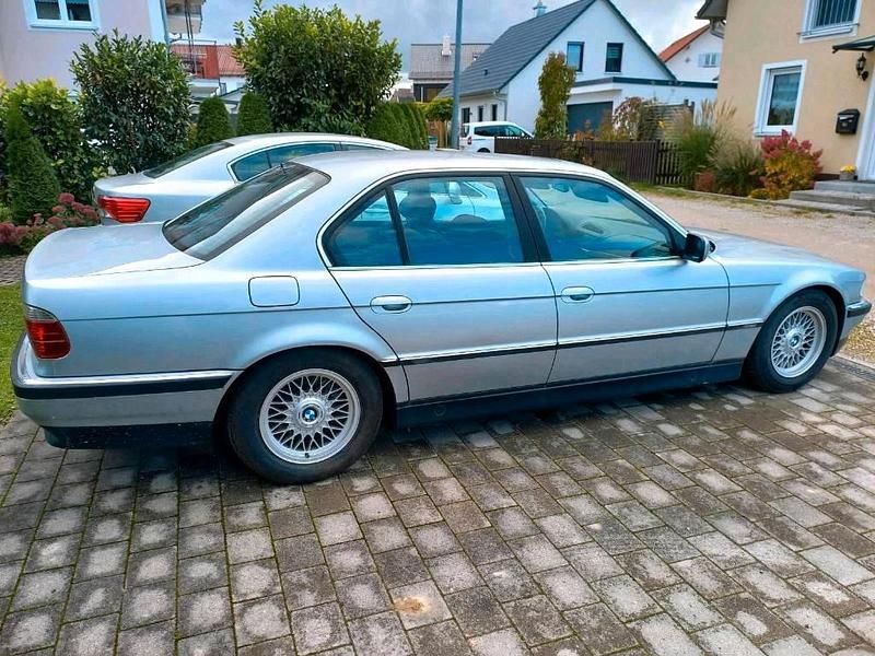Second-hand BMW 728 192 CP (141 kW) 1997 Argintiu Berlinǎ